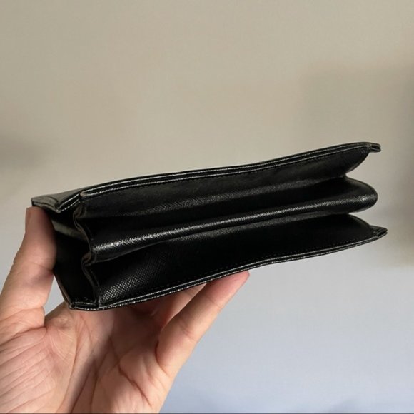 Vintage Black Clutch Gold Chain Detailing - Picture 8 of 16